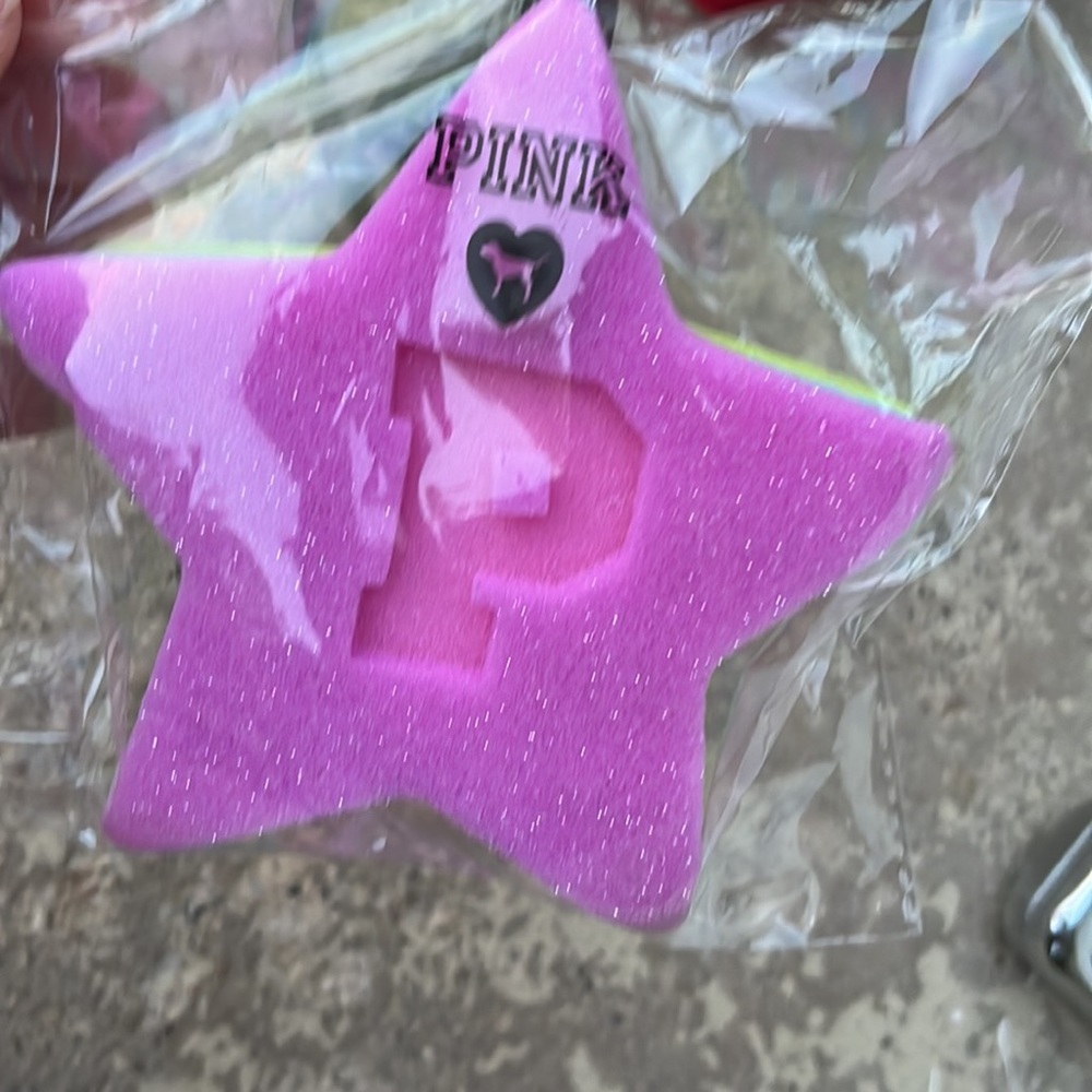 New Pink Loofah - Picture 2 of 9